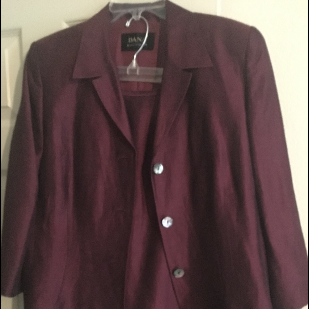 Wine color suit with skirt/ jacket. Linen/Acetate